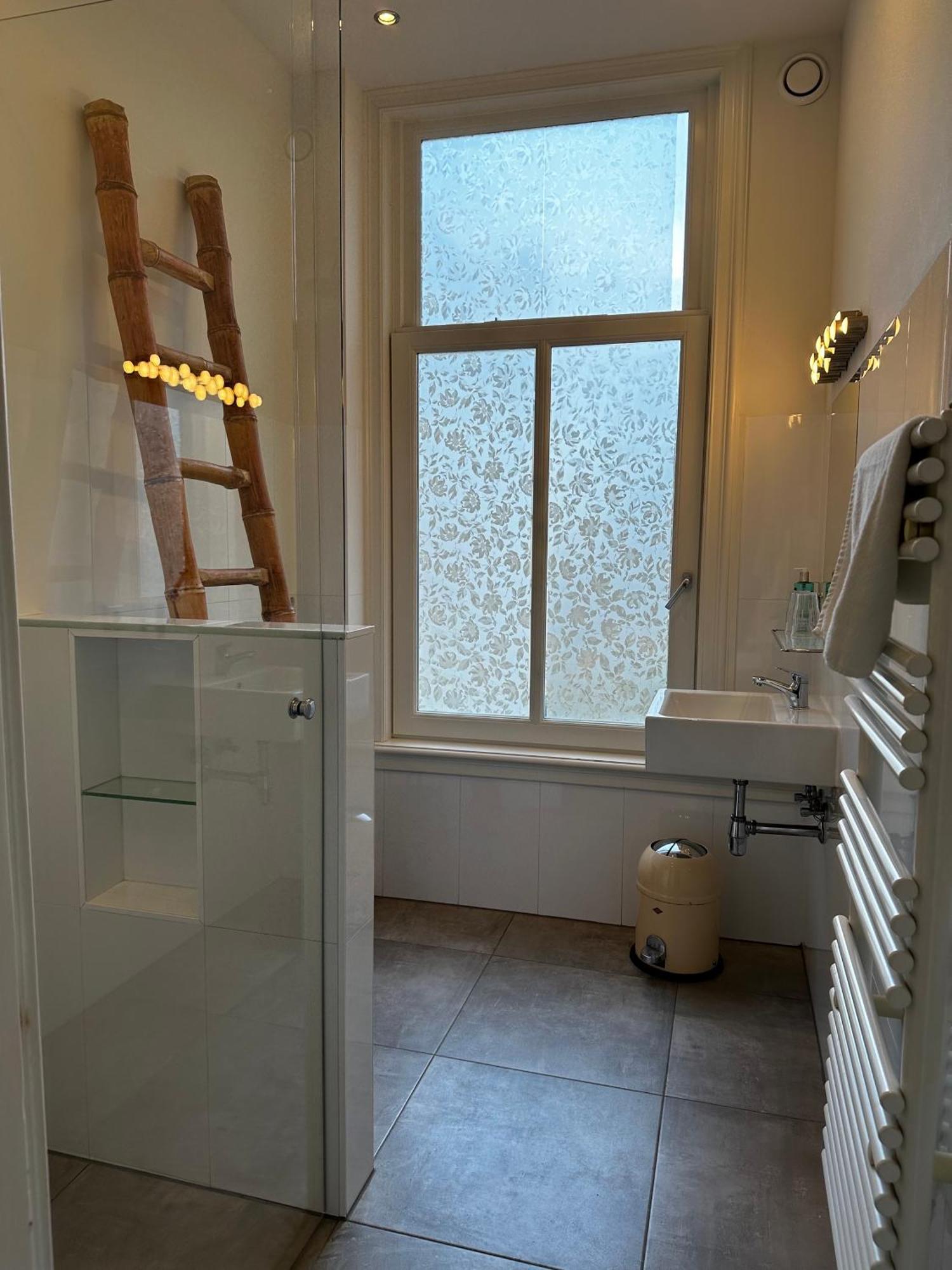 Nine-T-Teen Bed And Boutique Amsterdam Extérieur photo
