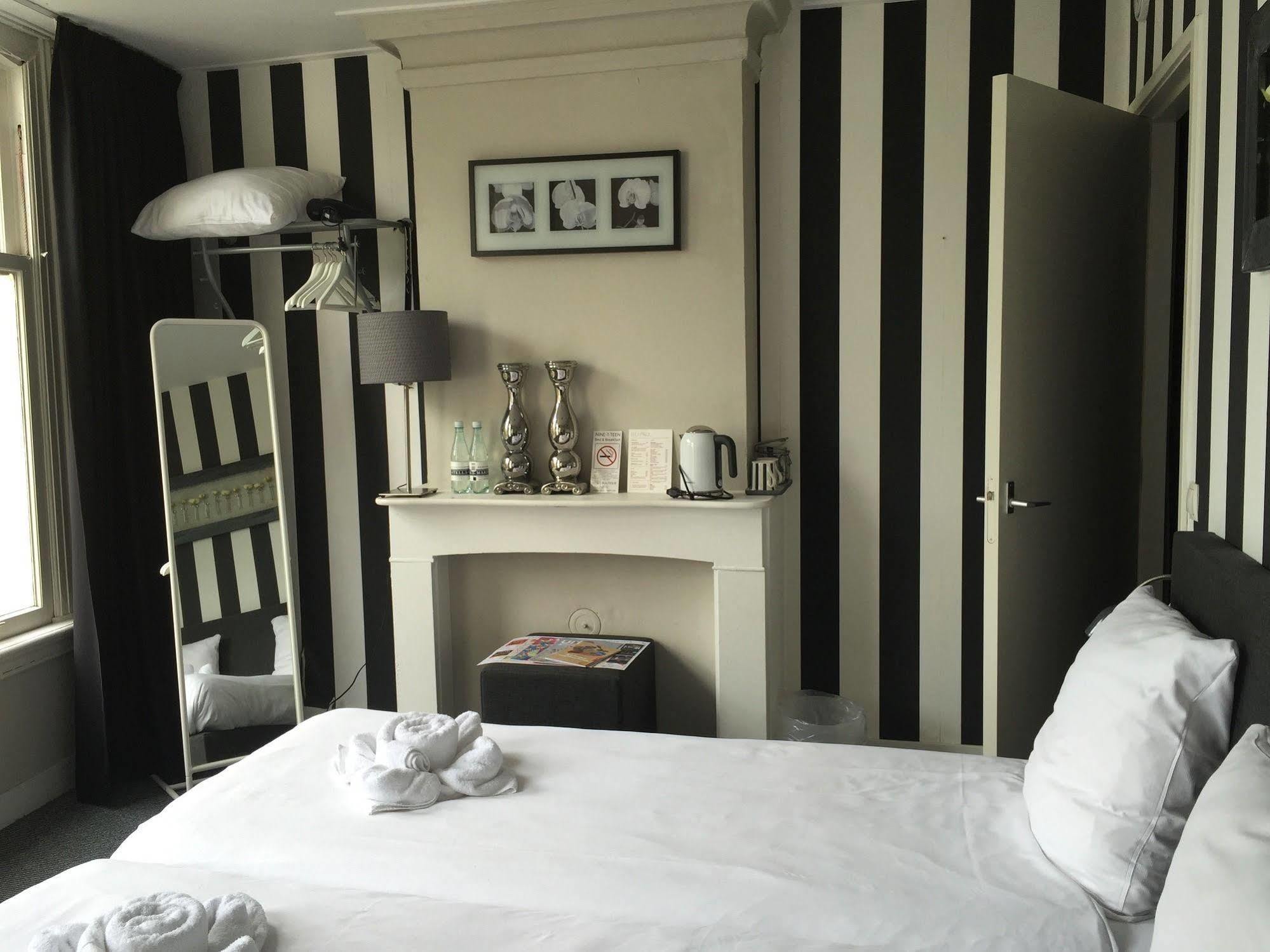 Nine-T-Teen Bed And Boutique Amsterdam Extérieur photo
