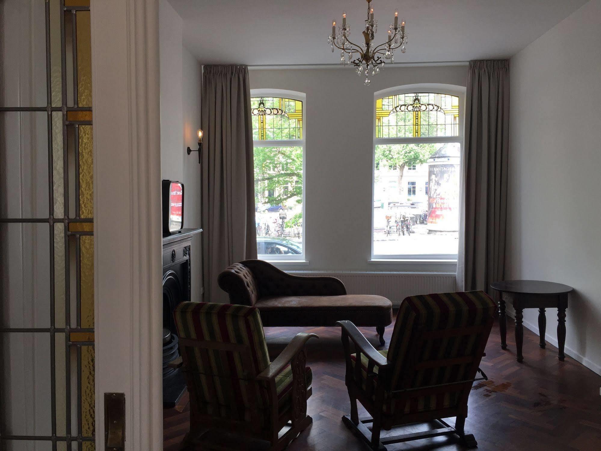 Nine-T-Teen Bed And Boutique Amsterdam Extérieur photo