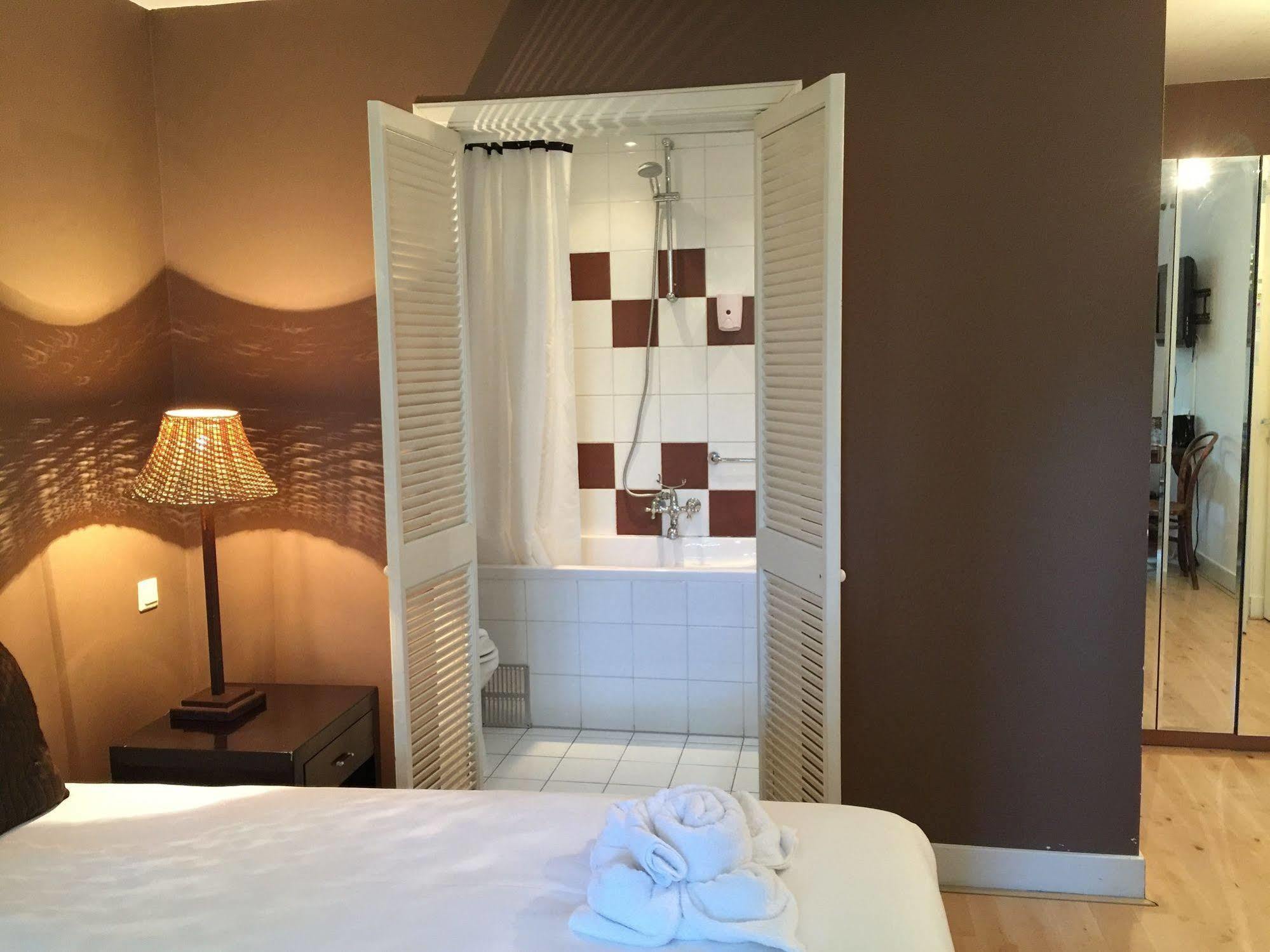 Nine-T-Teen Bed And Boutique Amsterdam Extérieur photo